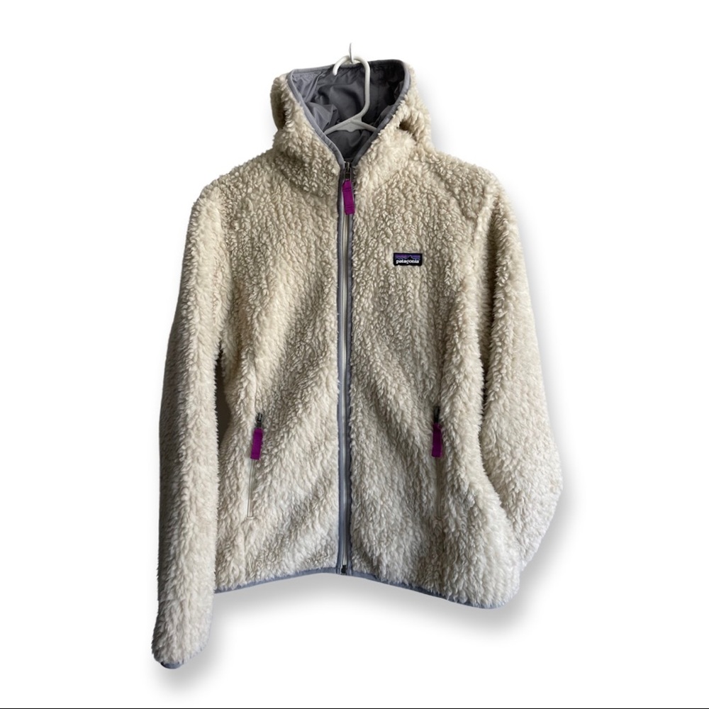 Patagonia Women’s reversible white fuzzy zip jacket